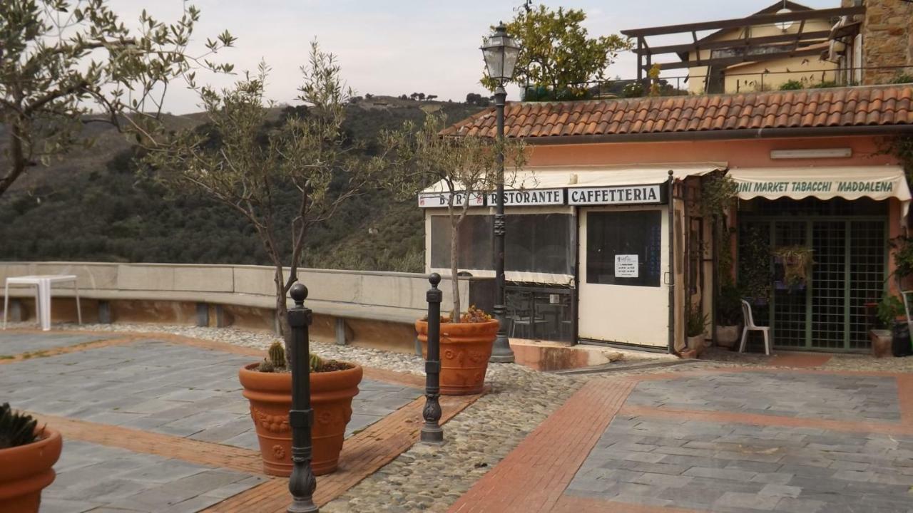 Ca Dei Nonni Villa Civezza Exterior photo